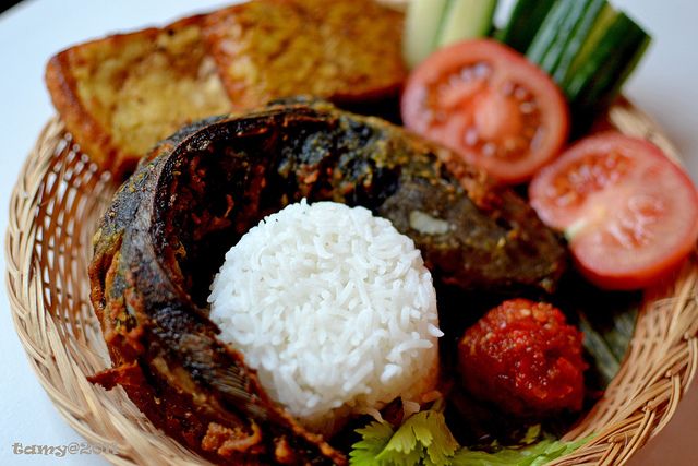 Nasi Lele Bakar